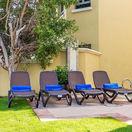 Chic 4Br Villa With Assistant Room And Private Pool On Palm Jumeirah By Deluxe Holiday Homes Dubaj Exteriér fotografie