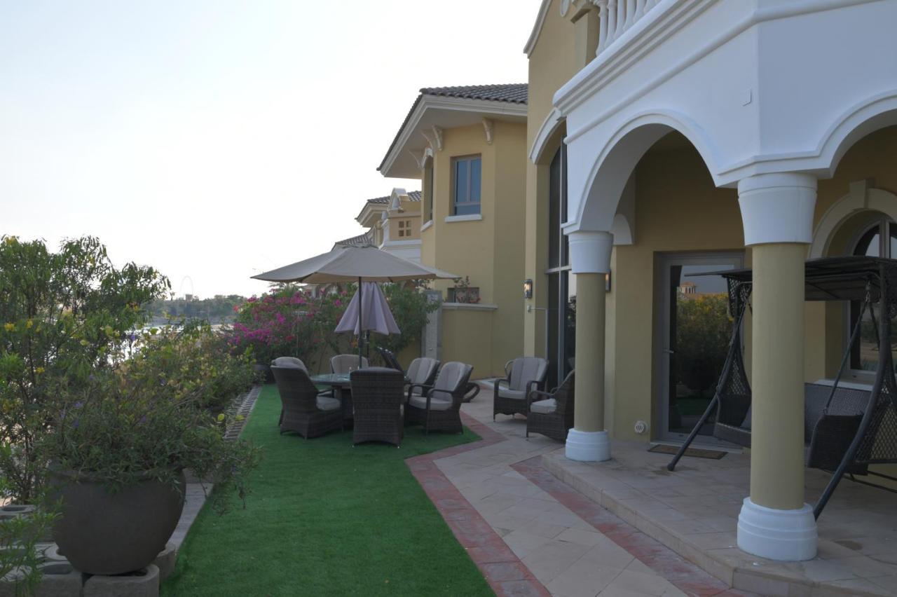 Chic 4Br Villa With Assistant Room And Private Pool On Palm Jumeirah By Deluxe Holiday Homes Dubaj Exteriér fotografie