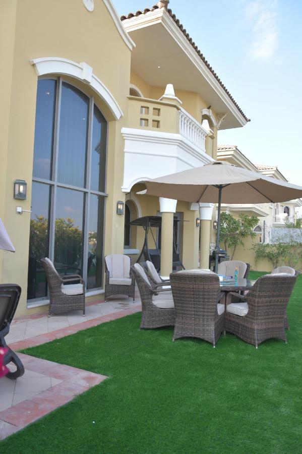 Chic 4Br Villa With Assistant Room And Private Pool On Palm Jumeirah By Deluxe Holiday Homes Dubaj Exteriér fotografie