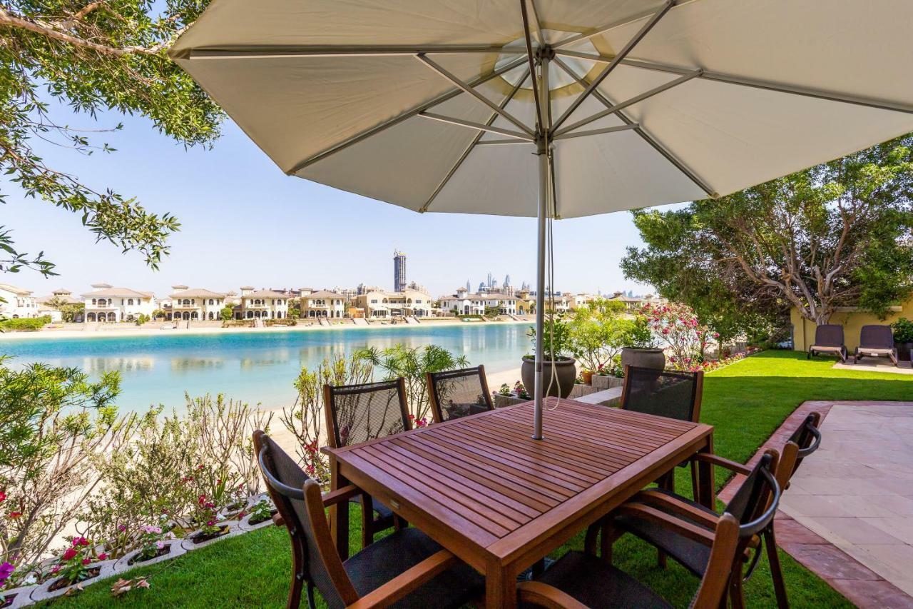 Chic 4Br Villa With Assistant Room And Private Pool On Palm Jumeirah By Deluxe Holiday Homes Dubaj Exteriér fotografie