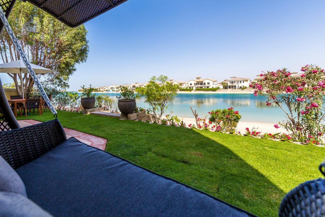 Chic 4Br Villa With Assistant Room And Private Pool On Palm Jumeirah By Deluxe Holiday Homes Dubaj Exteriér fotografie