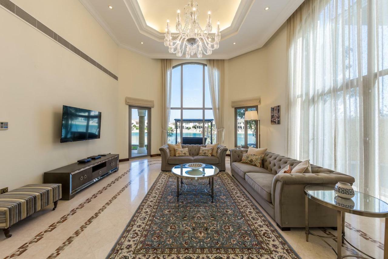 Chic 4Br Villa With Assistant Room And Private Pool On Palm Jumeirah By Deluxe Holiday Homes Dubaj Exteriér fotografie