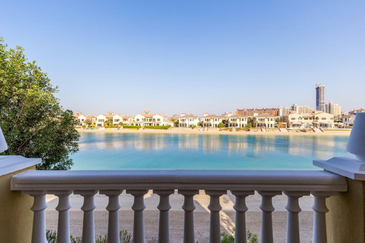 Chic 4Br Villa With Assistant Room And Private Pool On Palm Jumeirah By Deluxe Holiday Homes Dubaj Exteriér fotografie