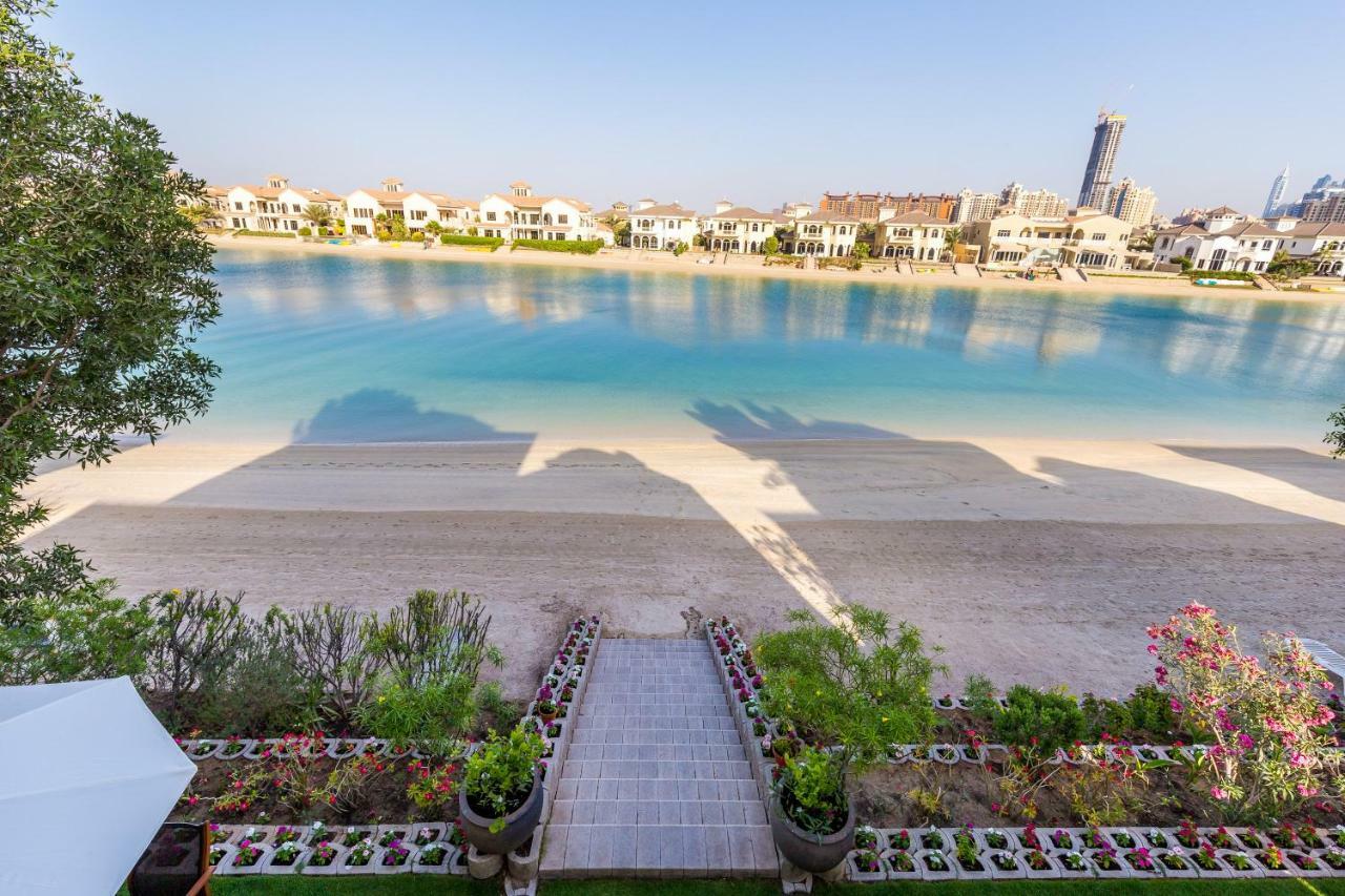 Chic 4Br Villa With Assistant Room And Private Pool On Palm Jumeirah By Deluxe Holiday Homes Dubaj Exteriér fotografie